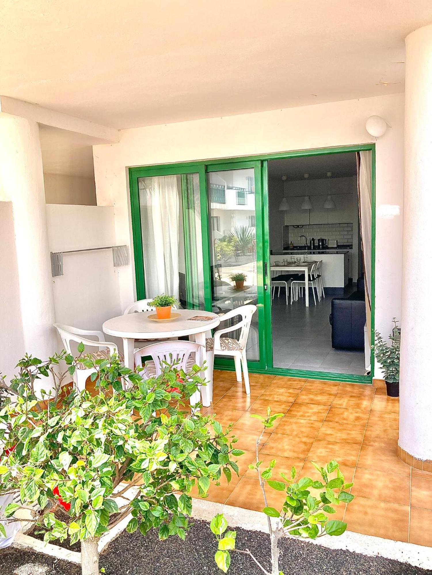 Ground Floor Apartment With Pool, Next To The Beach Costa Teguise Esterno foto